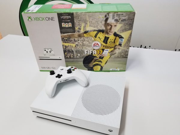 Microsoft Xbox One S 500GB, Fifa 17 Bundle